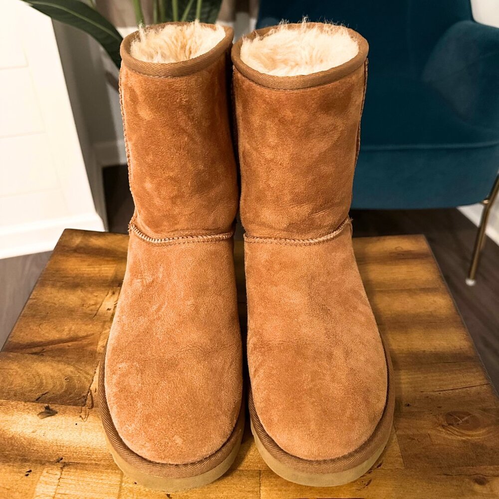 UGG Women's Classic Short II Boot - Size 9 , Chestnut, Winter Boots *Authentic*